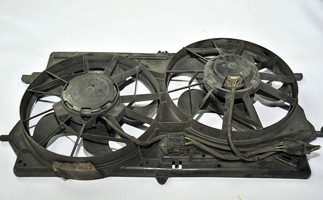 ford cıkma yedek focus 1 benzinli çiftli fan